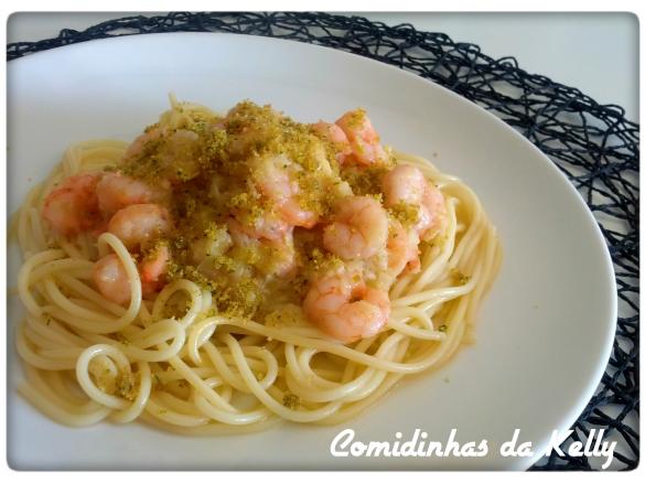 Esparguete com alho francês e camarão