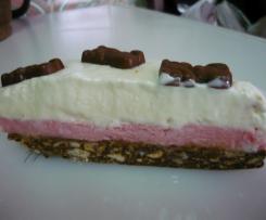 Semifrio de Morango em cama de salame de chocolate