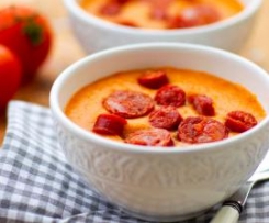 Sopa de Tomate com Enchidos