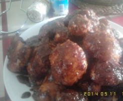 Bolinhos de leite  cobertura de frutas e chocolate