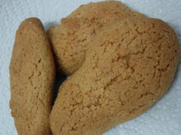 Broas de mel e frutos secos