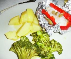 Papelotes de pescada com pimento e azeitonas