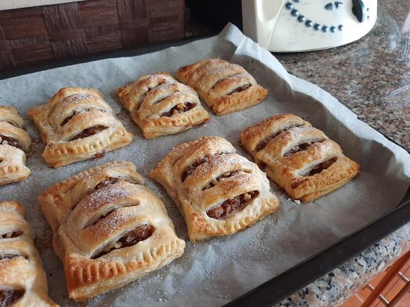 Folhadinhos de Marmelo e Noz