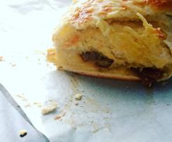 Pão fofo com recheio de alheira, cogumelos e presunto