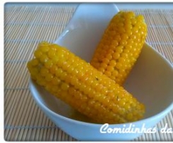 Maçaroca de milho com manteiga de tomilho