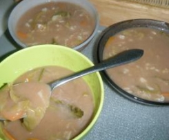 Sopa de Feijão Manteiga com Couve Lombarda e Cenoura