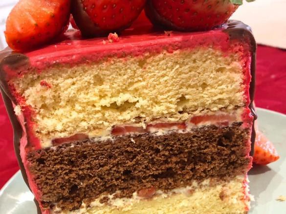 Bolo de chocolate branco ou de chocolate de leite