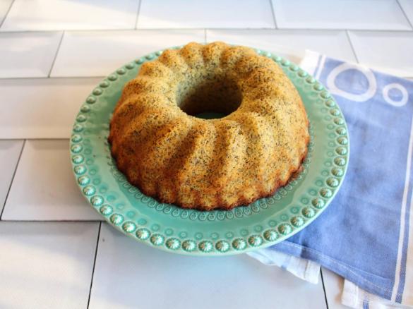 Bolo de Limão com Sementes de Papoila