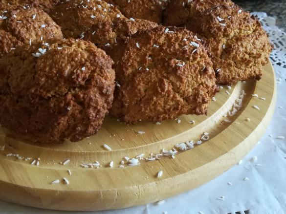 Cookies de aveia, cacau e coco