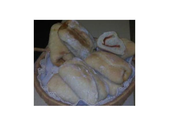 Pãezinhos com doce de abobora ou chourição e azeitonas