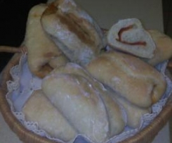 Pãezinhos com doce de abobora ou chourição e azeitonas