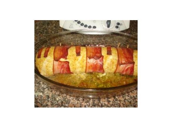 Rolo de carne recheado com queijo e fiambre