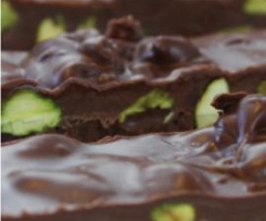Torrão de chocolate e pistácio