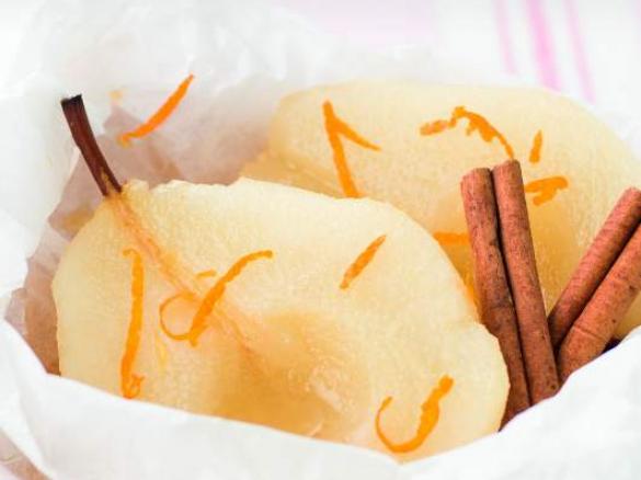 Pêra em Papelote com Moscatel e Laranja