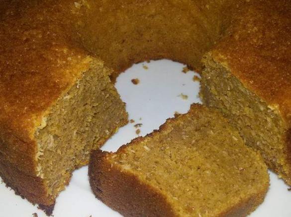 Bolo 3C (cenoura, canela e côco)