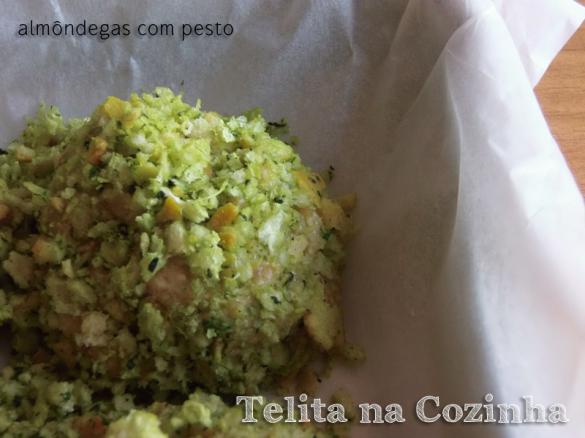 almôndegas com pesto