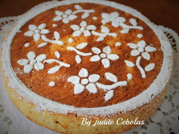 Bolo de iogurte, limão e canela