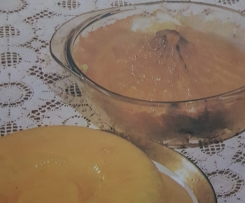 Monte de claras ou pudim com doce de ovos