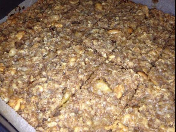 Barras de cereais de maçã, noz e amendoins 