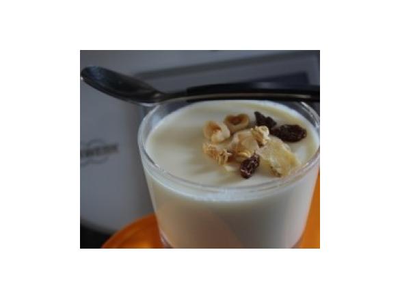 Iogurte de leite condensado com ananás