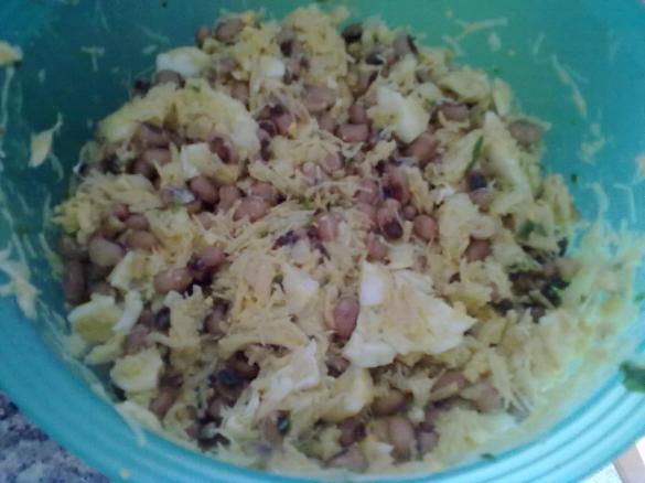 Salada de feijão frade e bacalhau