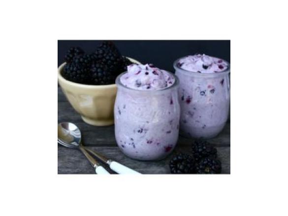 Potezinhos de Queijo Creme e Amoras