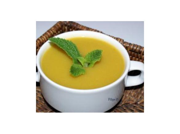 Creme de legumes com hortelã