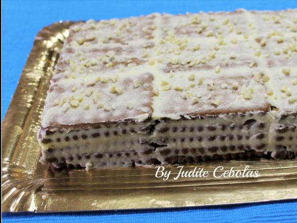 Bolo de bolacha (aroma a gosto e sem ovos)