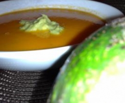 Sopa fria de Tomate e Abacate