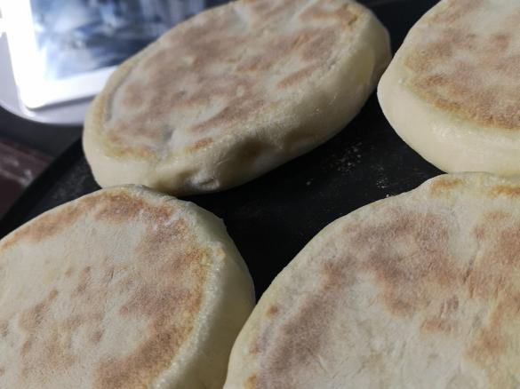 Pão Inglês ( tipo bolo do caco)