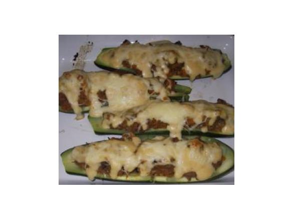 Courgettes Recheadas com Carne e Legumes