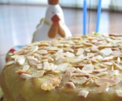 Bolo de amêndoa com doce de ovos