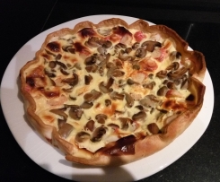 Quiche de delícias do mar, cogumelos e camarões