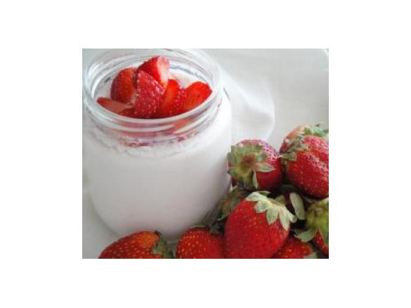 Iogurte com pedaços de morango