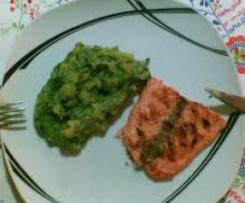 Espinafres à Bimby com Salmão Grelhado