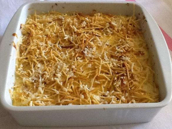 Frango gratinado com creme de milho e queijo