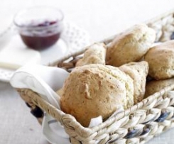 Scones de limão com manteiga de framboesa
