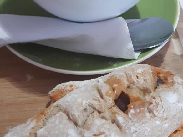 Pão com chouriço com massa-mãe