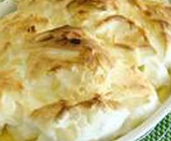 Leite creme com merengue e amêndoa