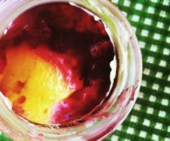 Creme de manga com coulis de frutos vermelhos