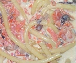 Bucatini com Salmão Fumado e Cogumelos