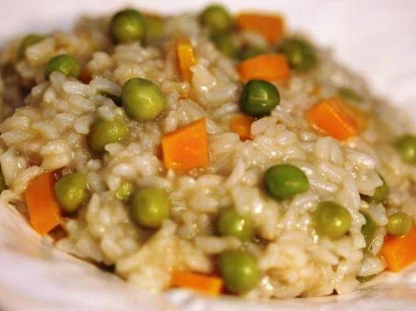 Arroz malandrinho de cenoura e ervilhas
