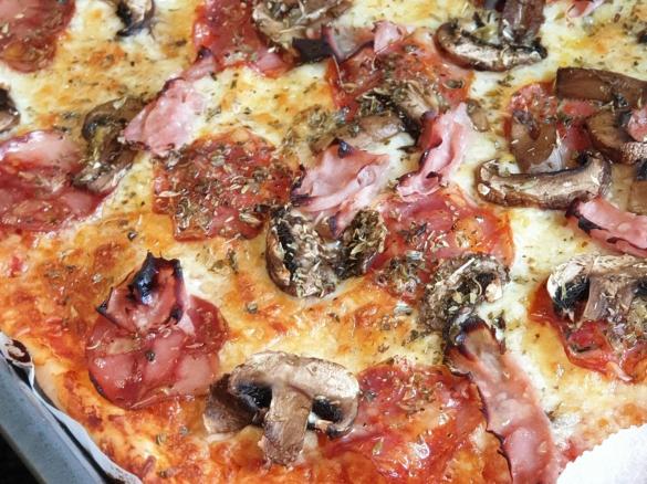 Massa de pizza com iogurte (sem levedar)