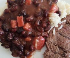 Feijão preto com bacon e linguiça