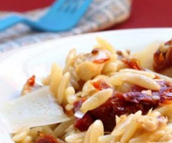 Massinha com Frango e Tomate Seco