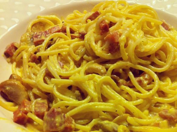 Sparghetti alla carbonara (clássico)