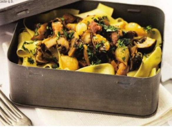 Massa com cogumelos e bacon