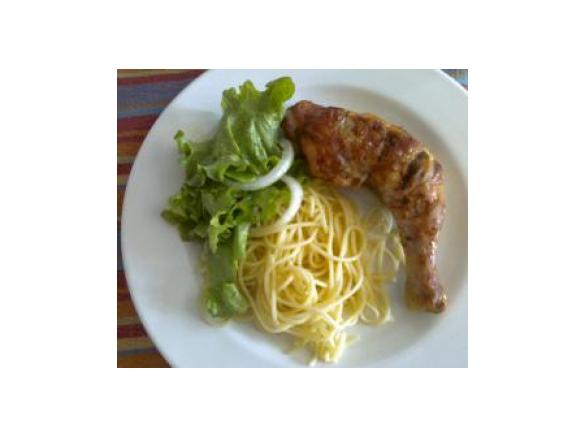 Frango assado com esparguete