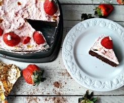 Bolo de Chocolate com Chantilly e Morangos (S/Glúten|S/Lactose)