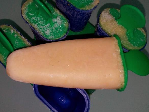 Gelado de várias frutas